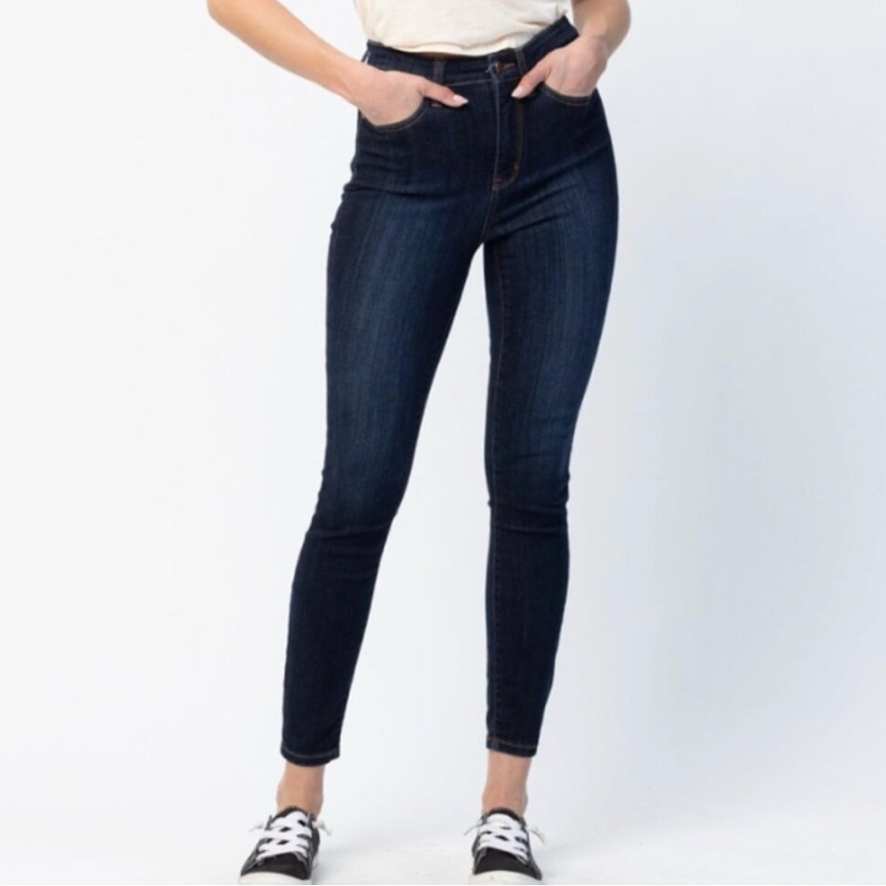 Judy Blue Holla Back Women's Jeans - Picture 2 of 7
